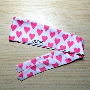 JUNK Brands Flex Tie white with pink hearts